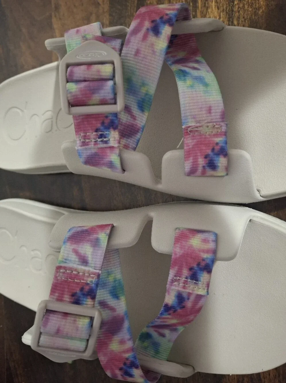 Chaco Beige Slide Sandals with Multicolor Tie-Dye Straps Size 6.